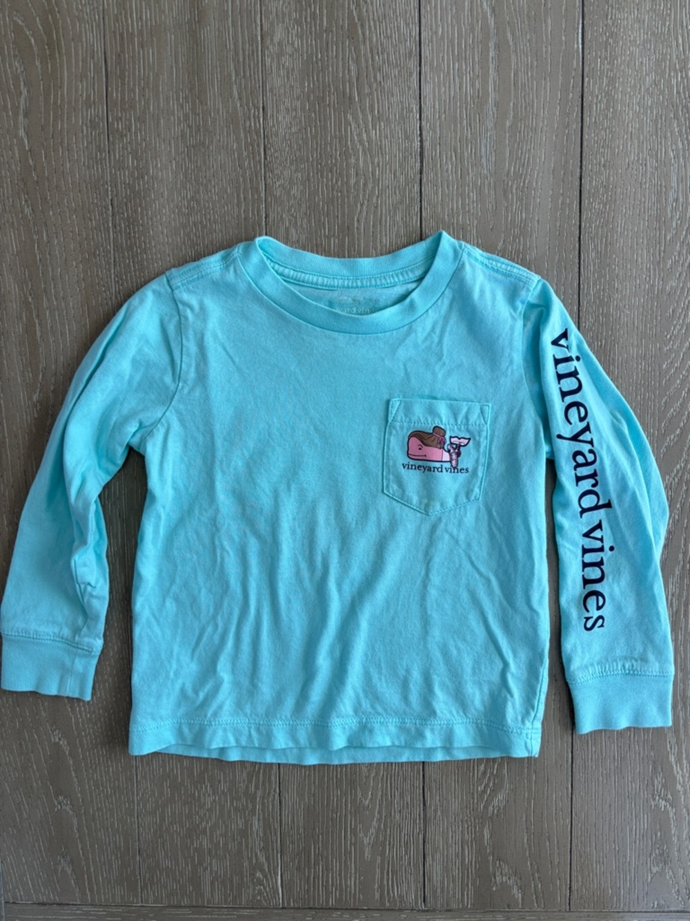 Vineyard Vines Kids Long-Sleeve Pocket Tee in Aqua with Navy Sleeve Script